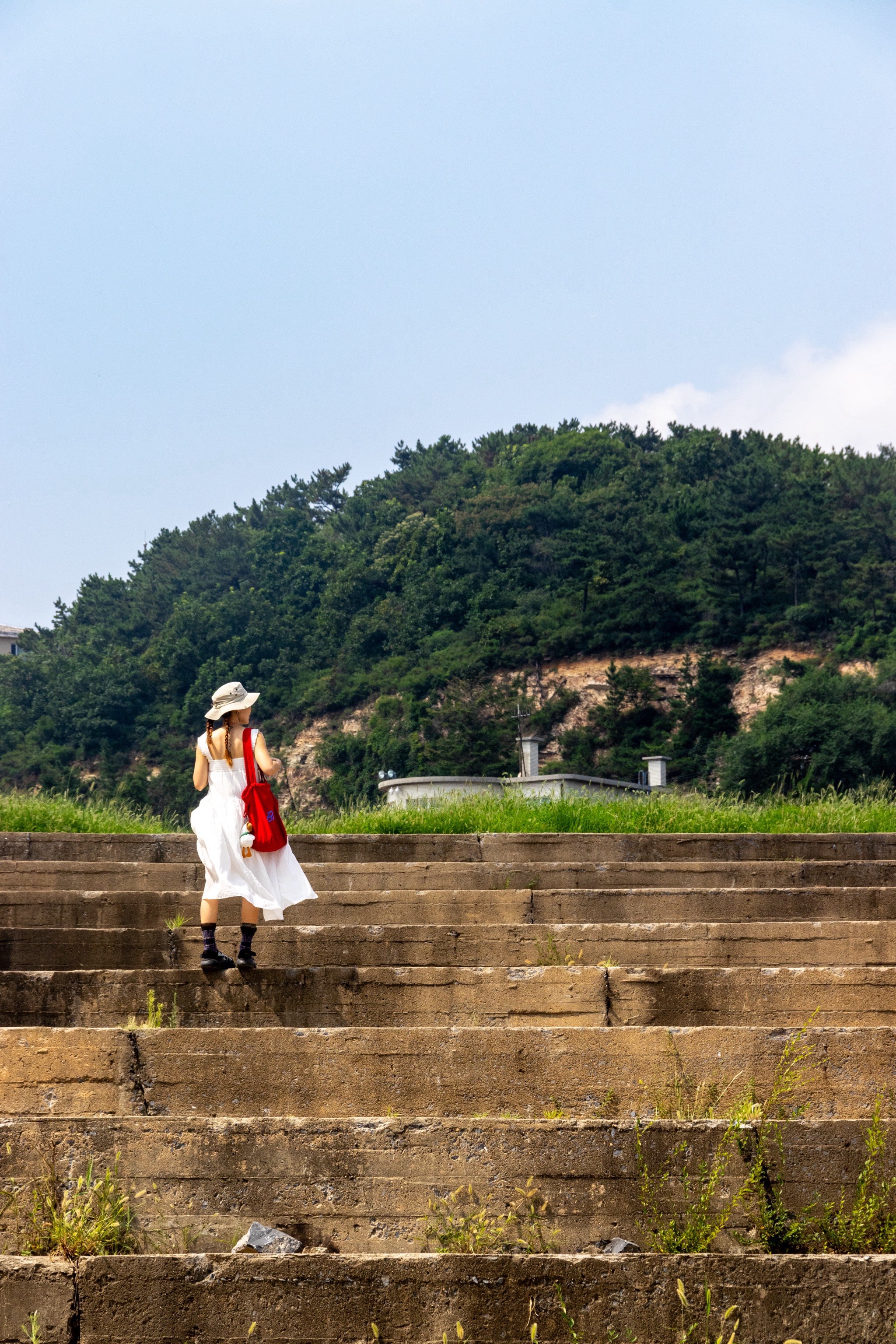 大连西山水库墓地图片