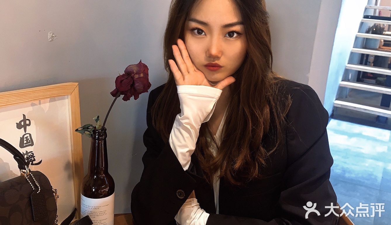 一家藏在街边的氛围感咖啡店 <馆儿>