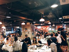 大堂-鲜入围煮花胶鸡海鲜火锅