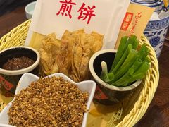 煎饼卷大葱-鲁菜根·泰山菜(泰山店)