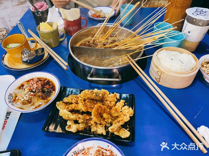 马路边边老成都串串香(星耀城店)黄金酥肉图片
