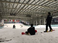 -乔波室内滑雪场