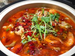 秘制牛蛙明虾鸡爪煲-巷儿里餐厅·杭帮菜(信义坊店)