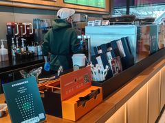 -星巴克(青岛火车北站候车大厅店)