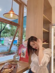 -发泽造型·烫发染发