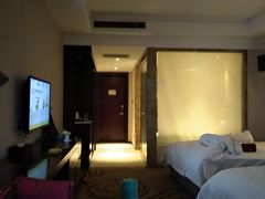 -陕西华浮宫酒店(未央湖公园店)