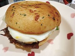 秘汁炭烤风味牛堡-必胜客(滨江店)