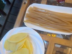 -二荆条·蜀鲜汇城市森林火锅