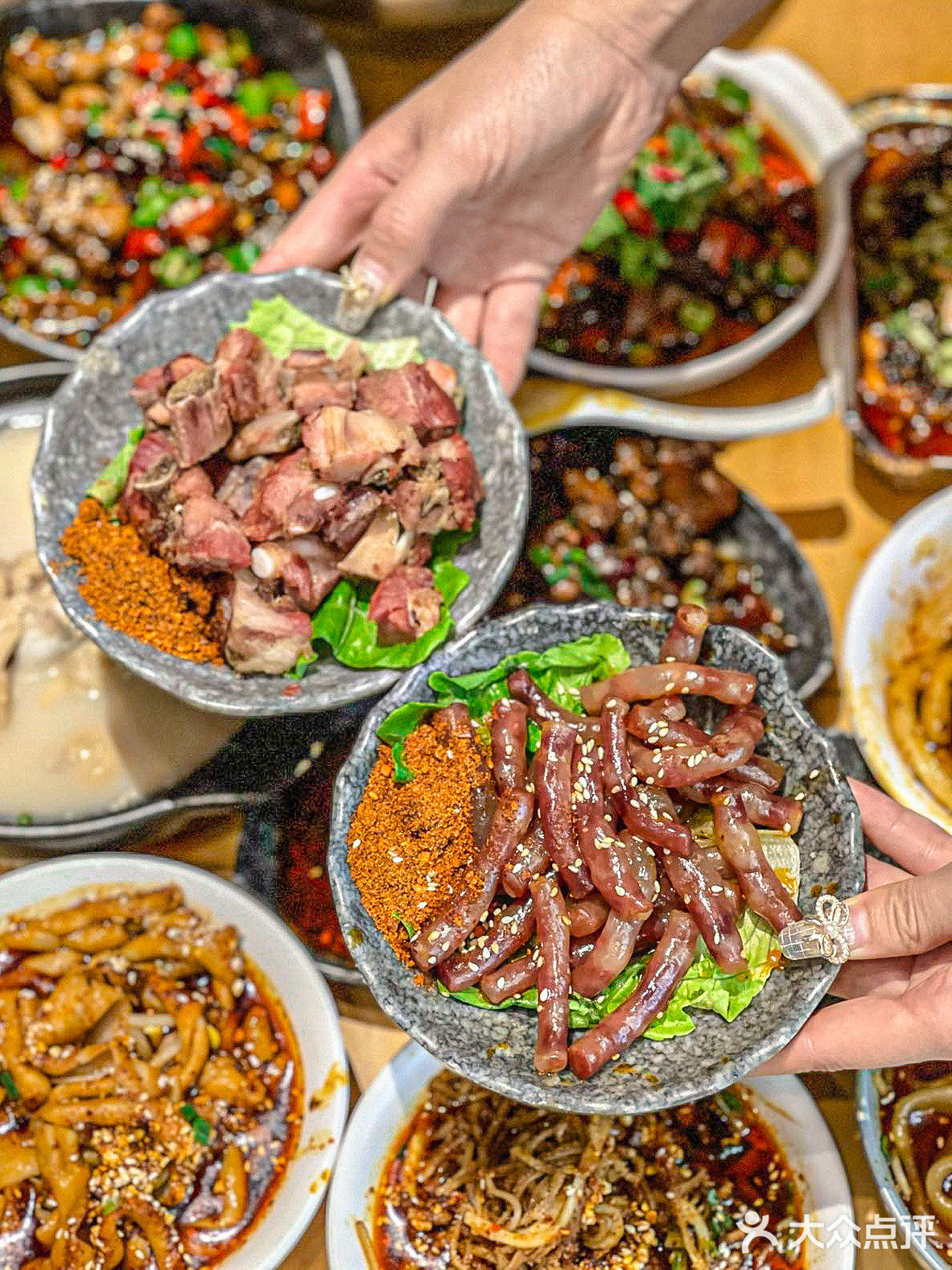 你和成都的距离只差一个付小姐☝️人均70