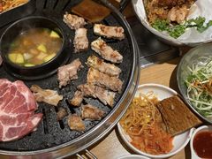 -江南猪肉商会无限续吃(弘大店)