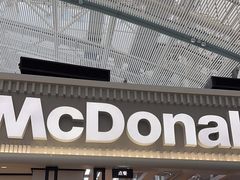 -麦当劳(深圳北站B2检票口楼上)