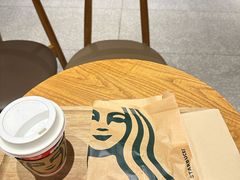 -星巴克臻选(上海中环广场2F店)