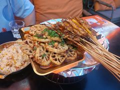 -何师烧烤Pro ·江湖川菜·小龙虾·精酿啤酒(太古里旗舰店)