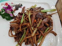 茶树菇炒牛柳-大欢喜饭店(江怡路店)