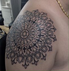 -Black Tattoo Studio