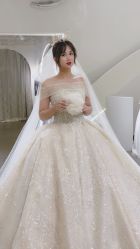 -艾米丽婚纱礼服