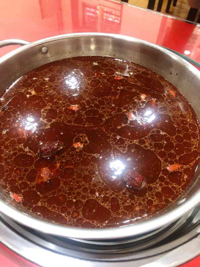 老公带我去的挺不错锅底有很多肉肉好大块啊在想要是只卖锅底老板应该