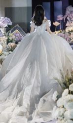 -台湾蔡美月婚纱租赁