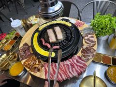 -胡悦里韩式烤肉(芝罘万达广场店)