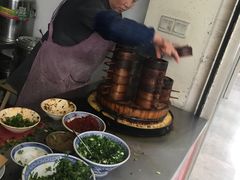 -曾笼笼牛肉饼