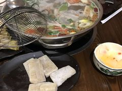 -乡土黄·鲜牛肉火锅·小龙虾(兴业街店)