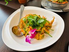 -Chom Cafe and Restaurant