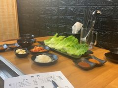 -肉甲韩国木炭烤肉(新壹街1店)