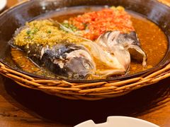 -阿瓦山寨·湘菜现炒·剁椒鱼头王(咸阳总店)