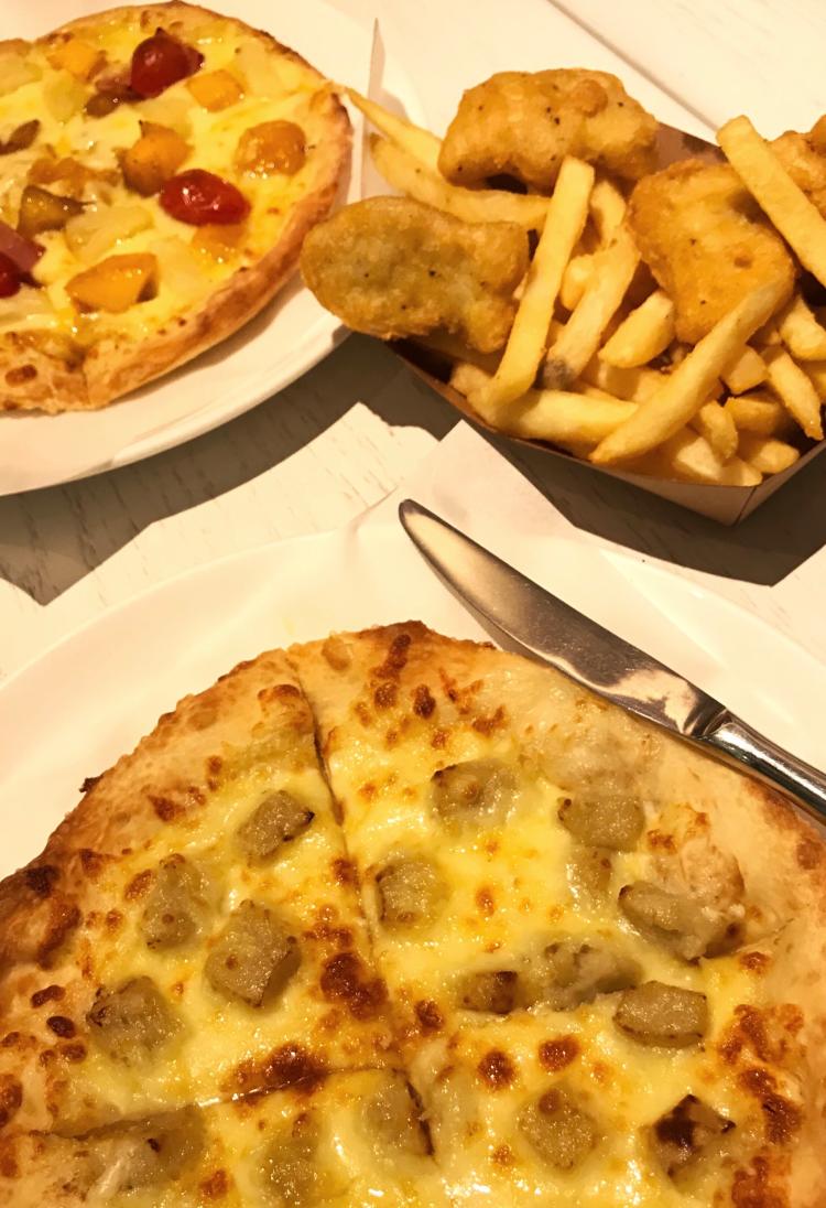 榴莲披萨真的超级香,榴莲肉超多的,香甜松软…超优秀