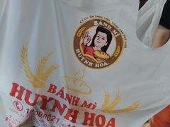 -Bánh Mì Huynh Hoa
