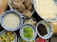 老北京炸灌肠-门框胡同百年卤煮(新街口店)