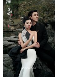 -雪中彩影婚纱摄影·微光艺术中心