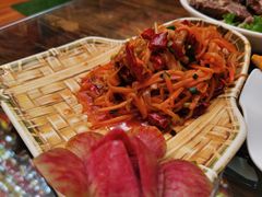 酸萝卜炒牦牛肉-吉祥圣雪藏餐