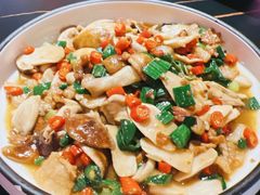 姬松茸炒夹心肉-小财神·老派赣州菜·中华美食地标(第五大道店)