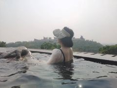 -七彩云南古滇温泉山庄