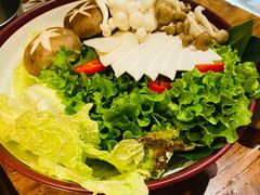 -老牌坊云南鱼豆花火锅(爱建店)