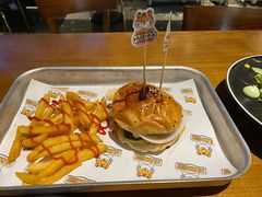 -HUZI虎滋精酿餐吧(京西大悦城店)