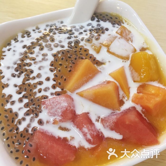 杂果椰汁西米露