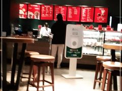 大堂-星巴克(七宝领展广场1F店)