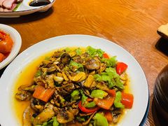 -老滇山寨•云南特色菜•地方菜•民族风情歌舞表演(金碧店)