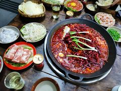 -四小区火锅·巷子里的重庆火锅(花照壁店)
