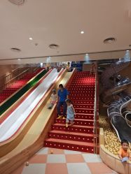 -奈尔宝·儿童乐园·亲子餐厅(前滩店)
