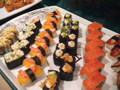 -荣誉国际酒店-云顶旋转餐厅