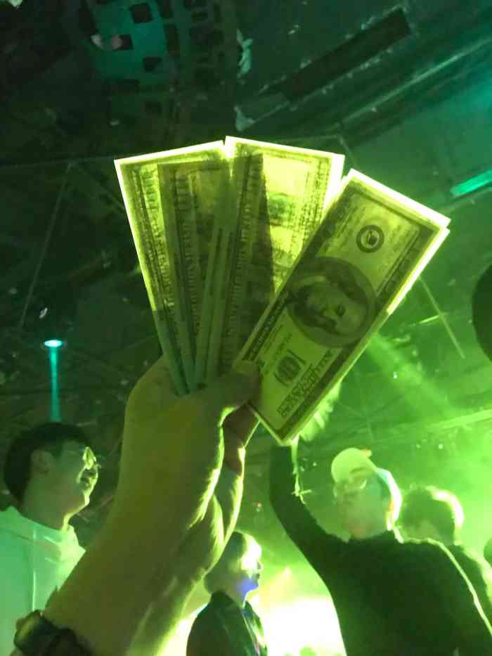 oscar nightclub奥斯卡剧院式酒吧(沈阳店)