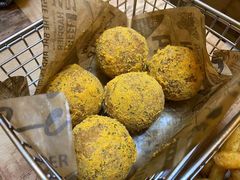 -BHC炸鸡(明洞总店)