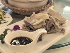 精品手扒羊排-那达慕蒙古风味酒楼