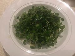 香椿苗拌脆桃仁-唐拉雅秀酒店-唐苑中餐厅