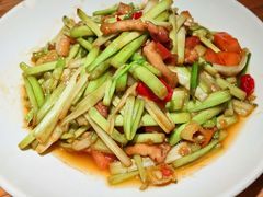水芹菜炒黑猪肉-桂小厨广西菜(印象城店)