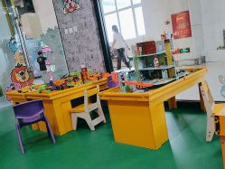 -菠萝树益智玩具体验馆(欧亚卖场店)