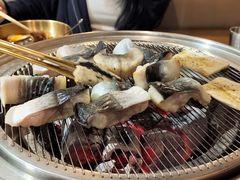 -围炉肉舍•炭烤活鳗•丹东海鲜烤肉(步行街店)